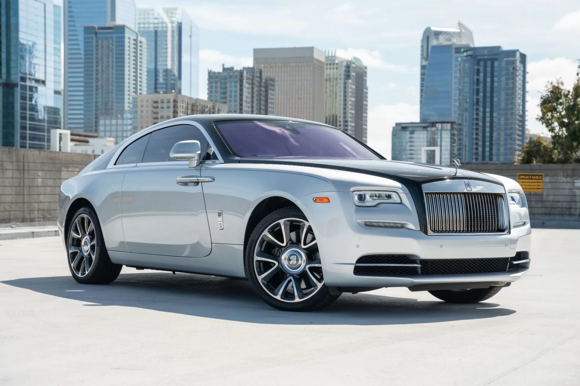 Cruise in Style: Tampa Luxury Car Rentals for Every Occasion